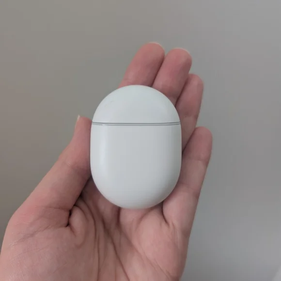 Google Wireless Earbuds in White - Picture 2 of 6